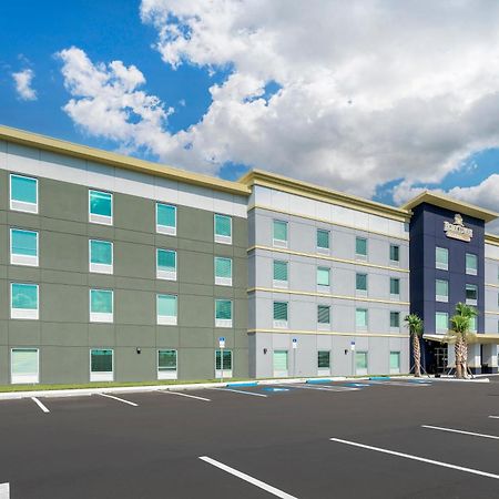 Hometowne Studios By Red Roof Tampa - Airport Exterior photo