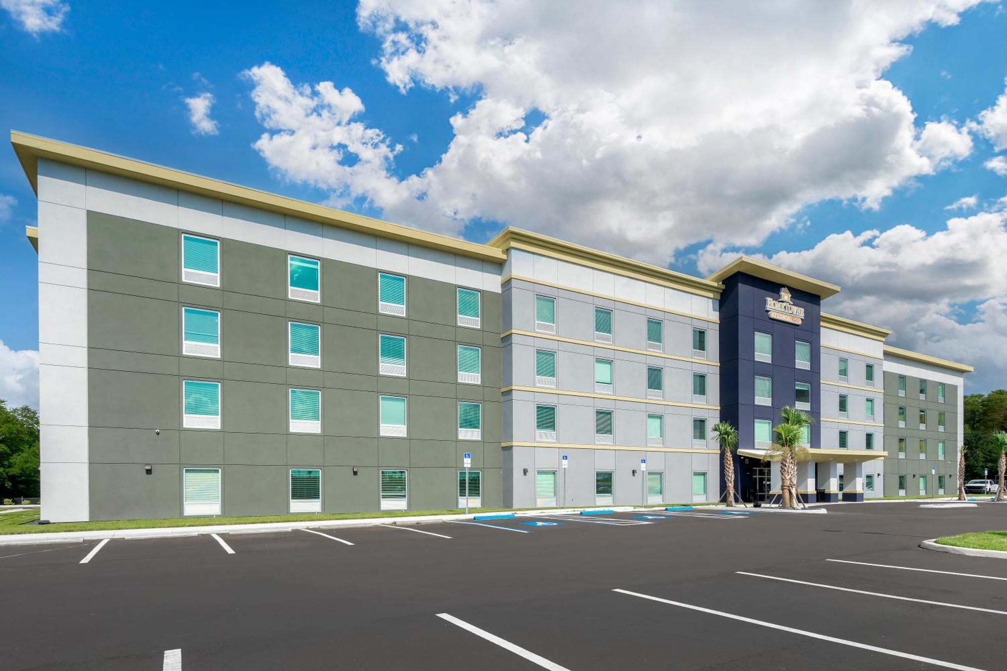 Hometowne Studios By Red Roof Tampa - Airport Exterior photo