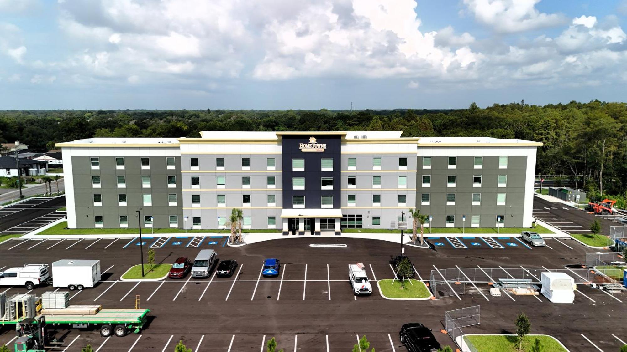 Hometowne Studios By Red Roof Tampa - Airport Exterior photo