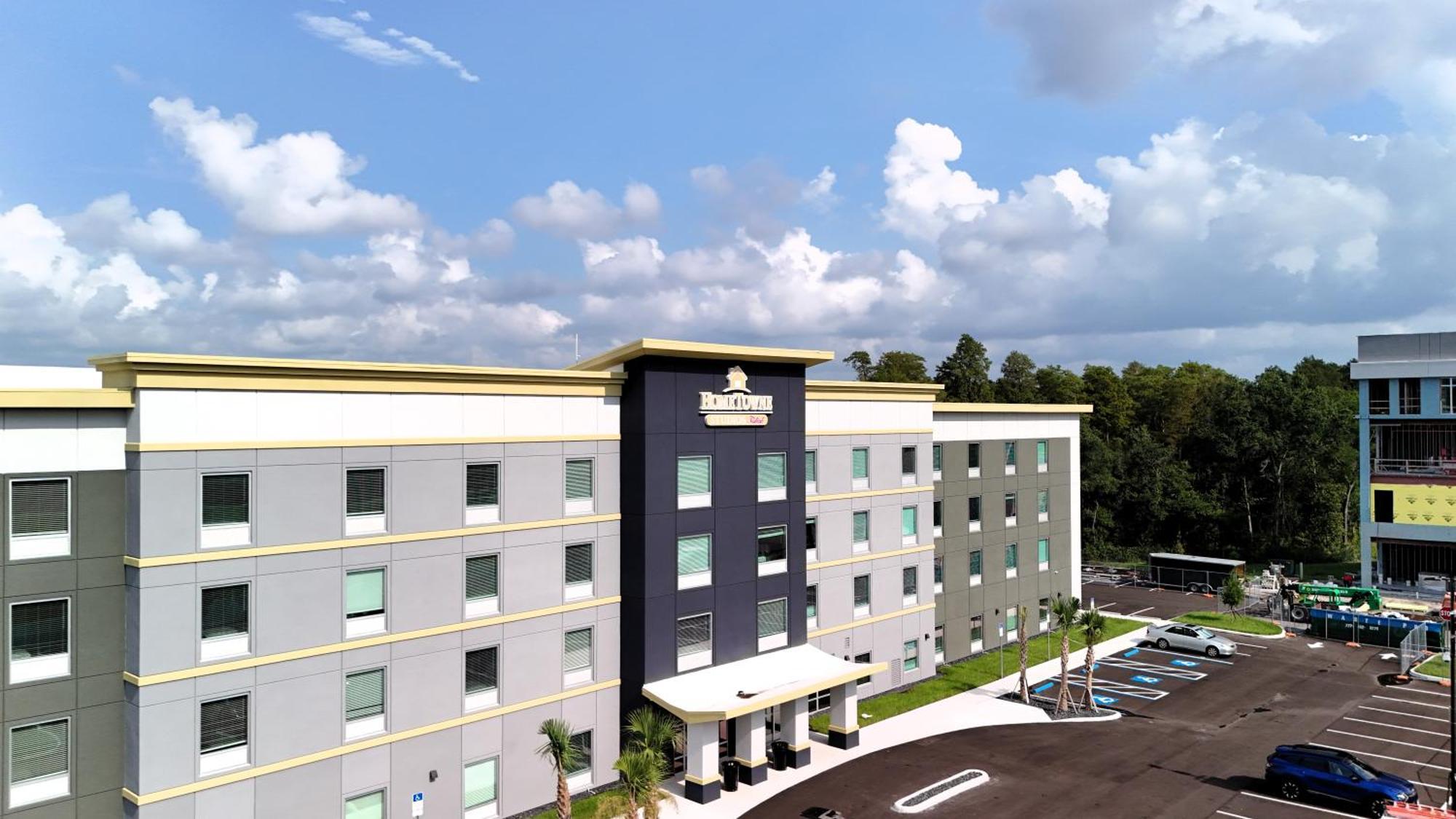Hometowne Studios By Red Roof Tampa - Airport Exterior photo